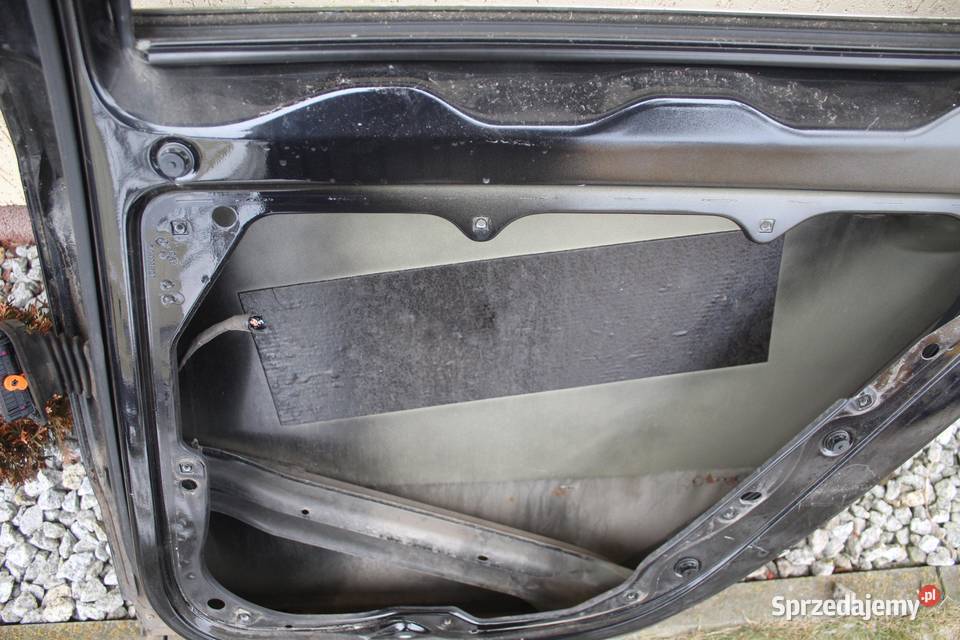 DRZWI PRAWY TYŁ LC9X VW PASSAT B6 KOMBI wielkopolskie