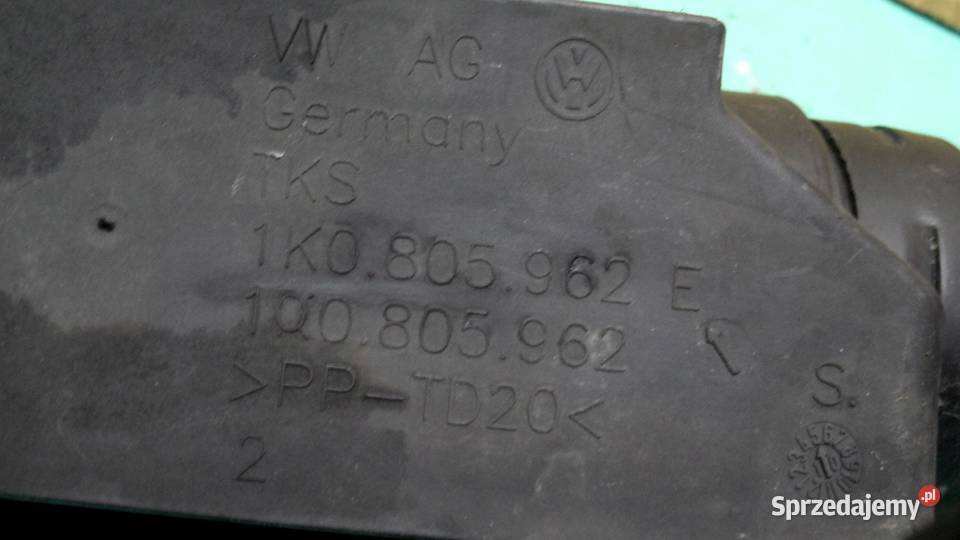 SUPERB III 17r rura dolot powietrza 1K0805962E