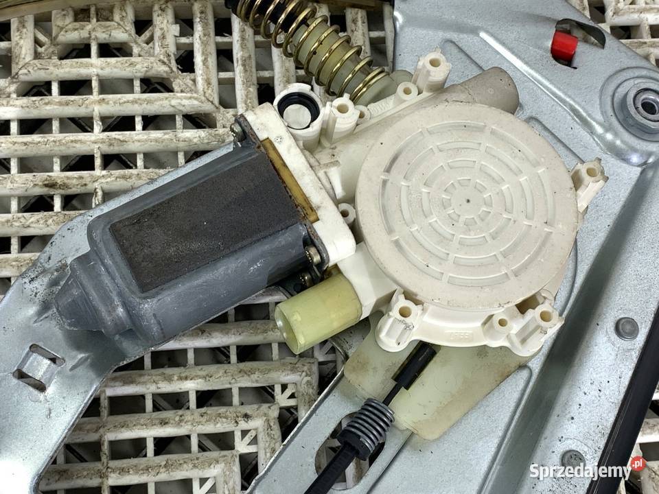 PODNOŚNIK SZYBY PRAWY PRZÓD BMW E39 8360512