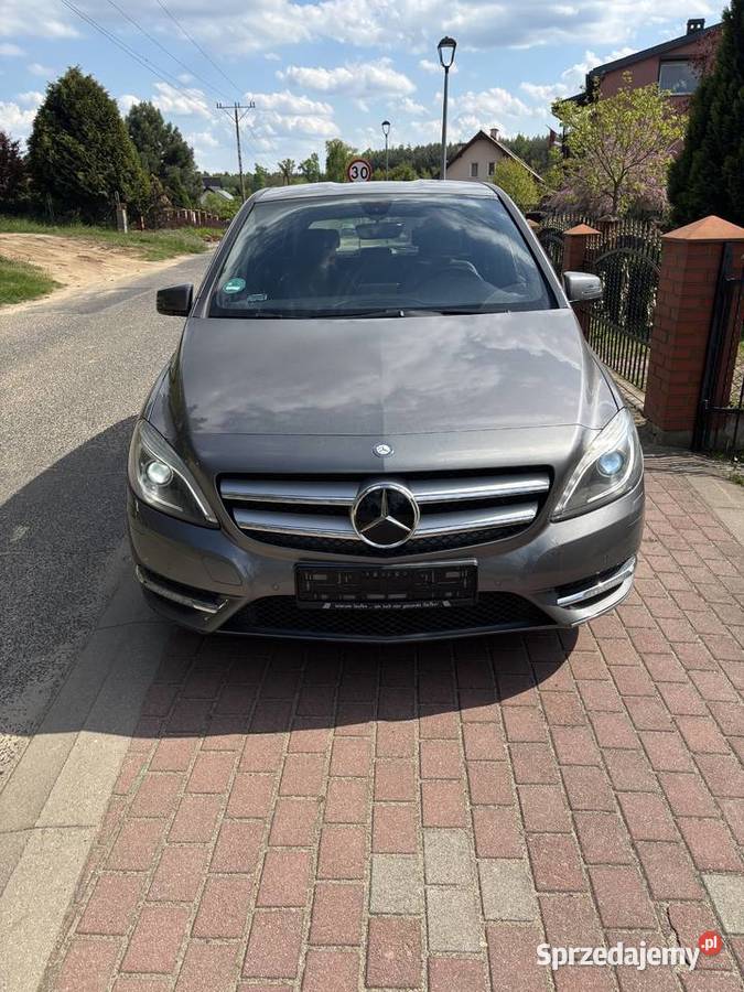 MERCEDES B180 2014r STAN BEZWYPADKOWY 215340km Gwizdanów