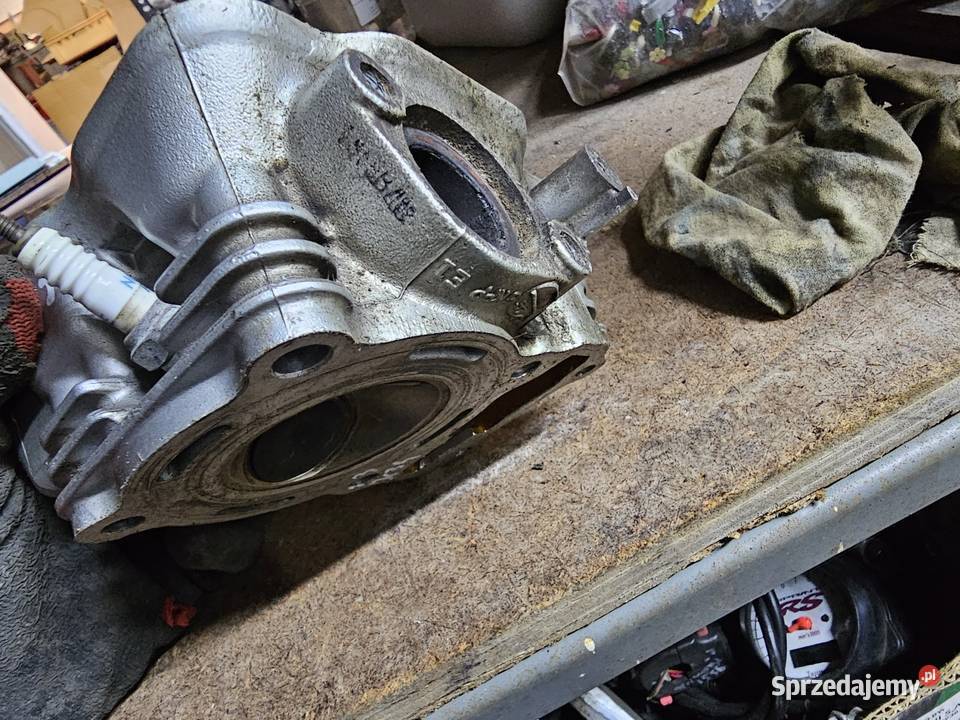 Honda CBR 125 jc34 głowica zawór zawory sprężyna