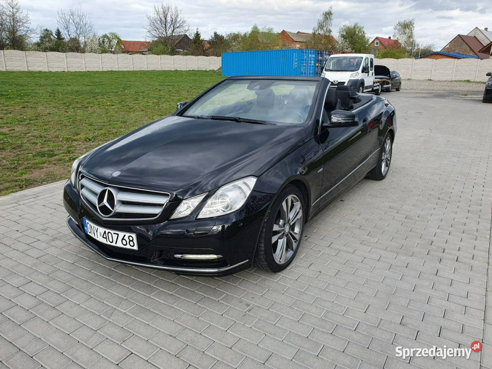 Mercedes E 200 Kabriolet Avantagrde FULL Stan elektrycznie ustawiane fotele Strobice