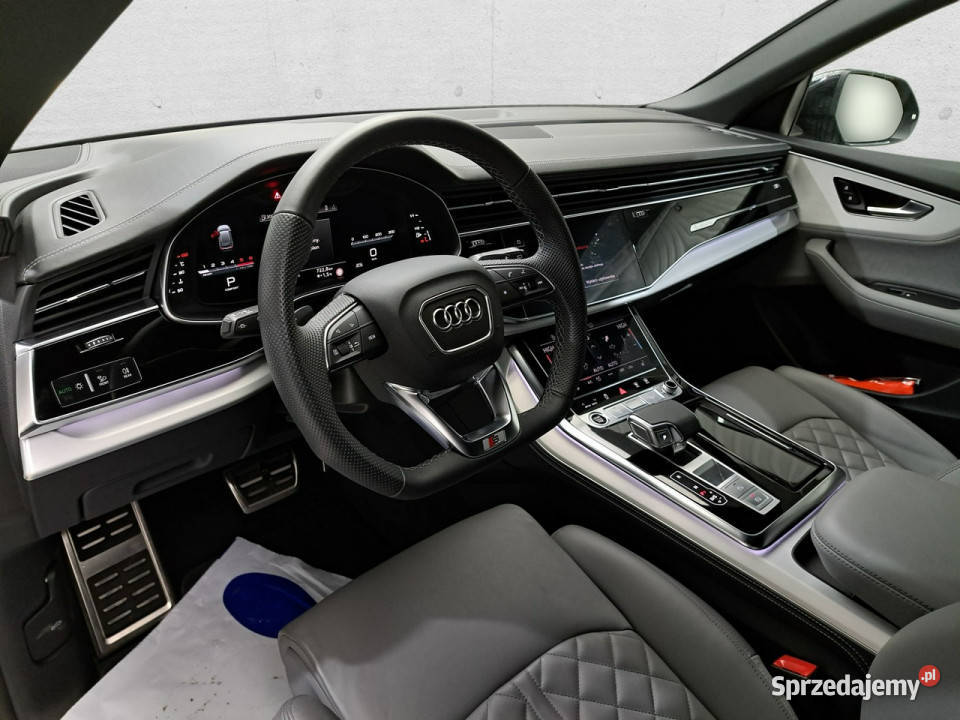 Audi Q8 Komorniki