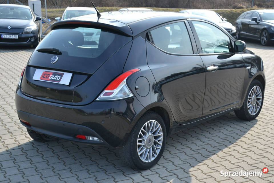 Lancia Ypsilon 12 benzynka 70 klimatyzacja fajny 1200cm3