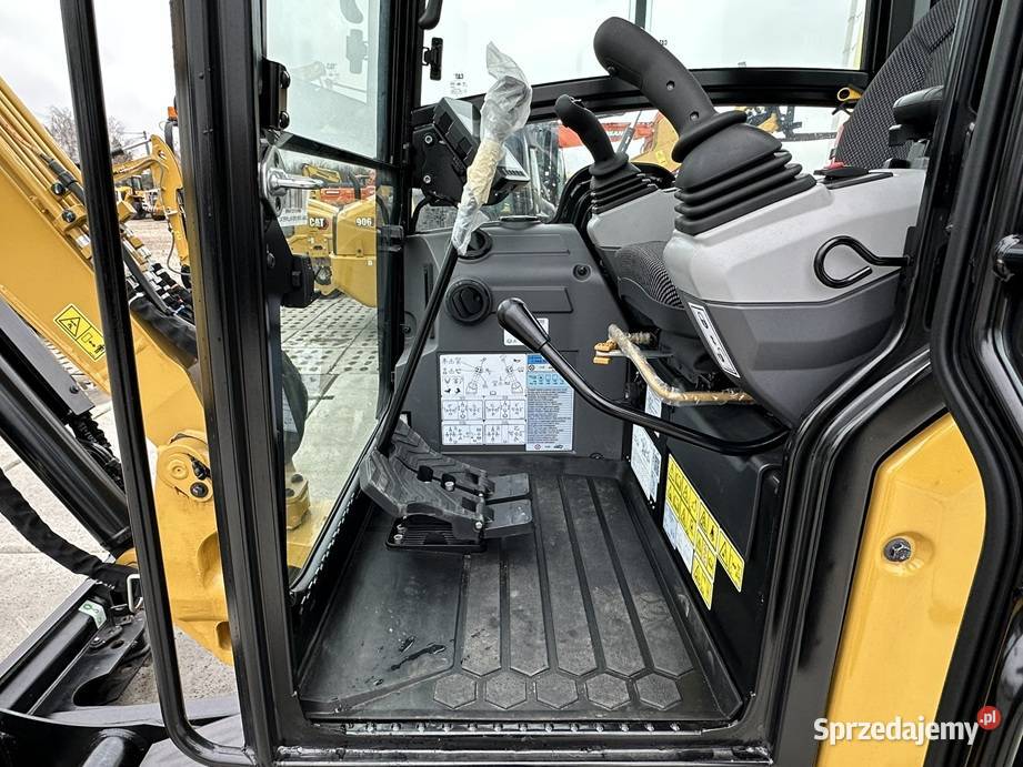 FABRYCZNIE NOWA MINIKOPARKA CATERPILLAR 3027 CR wielkopolskie Tuliszków