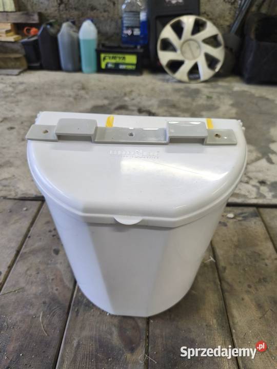 Śmietnik do kamperprzyczepa