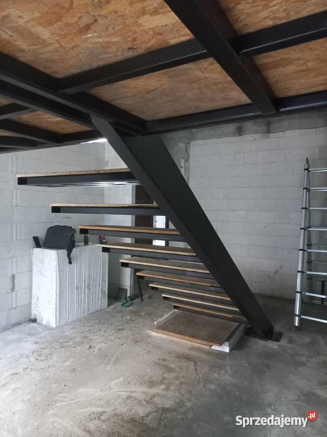 Schody nowoczesne zabiegowe skretne Stojadła