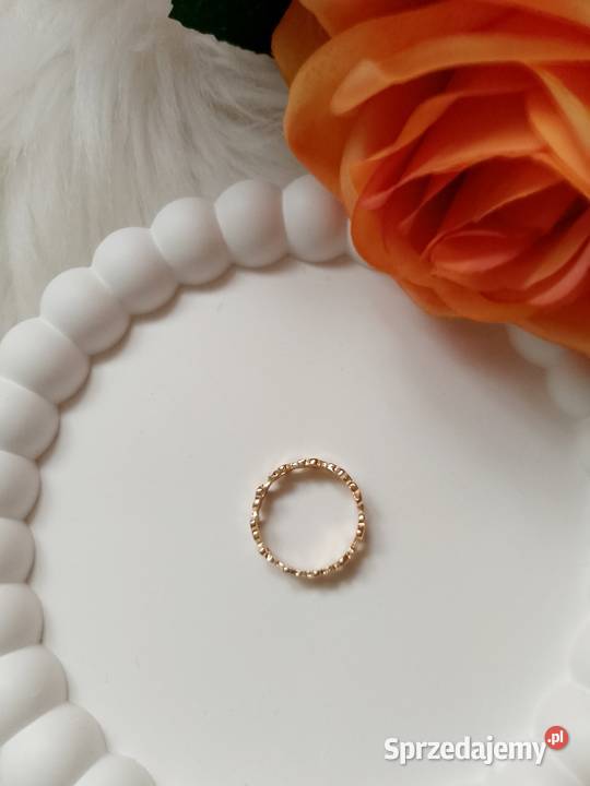 Pierścionek obrączka z kwiatuszkami małopolskie Olkusz