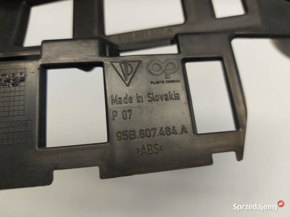 PORSCHE MACAN S 95B Ślizg mocowanie zderzaka tył osobowe sprzedam