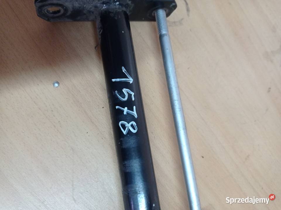 Uchwyt wahacz silnika Peugeot KISBEE itp Części Łubno sprzedam