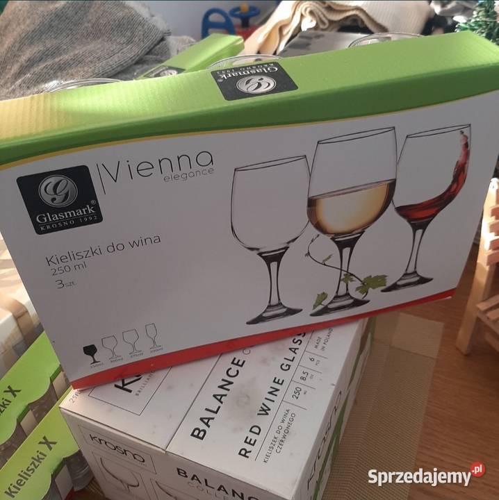 Zestaw komplet talerzy naczyń