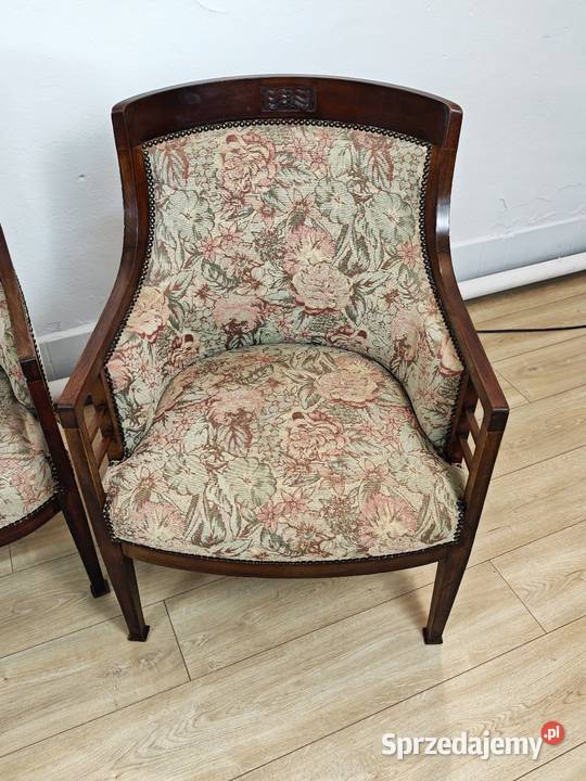 Piękna sofa i dwa fotele na drewnianym stelażu z Sandomierz