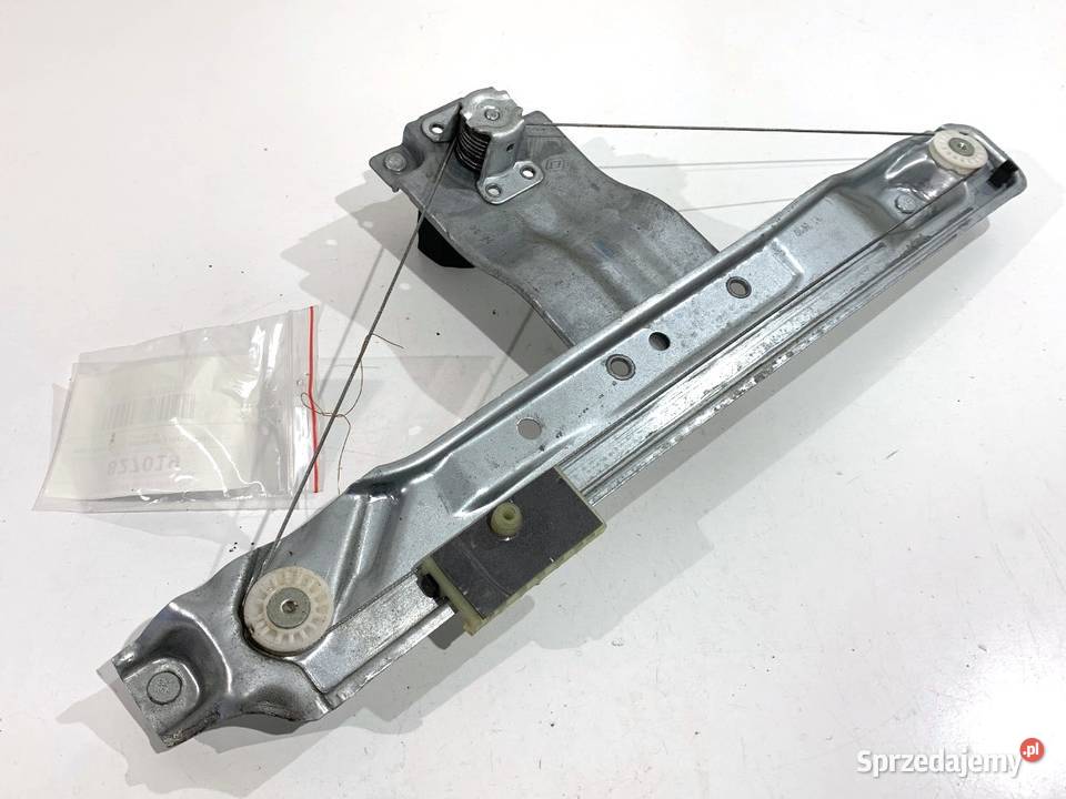 PODNOŚNIK SZYBY LEWY TYŁ DACIA DUSTER 827211094R