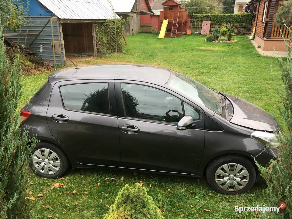 Toyota Yaris III 10 pierwszy właściciel salon 69KM Czarna Białostocka