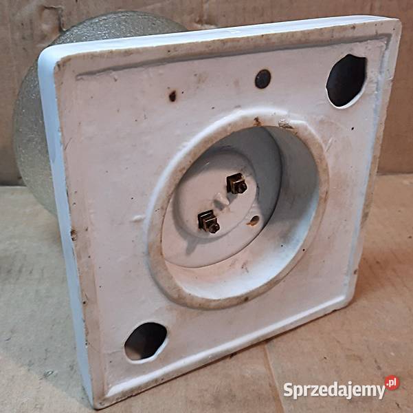 Lampa z oprawą porcelanową naścienna E 27 z lat Ostrów Wielkopolski