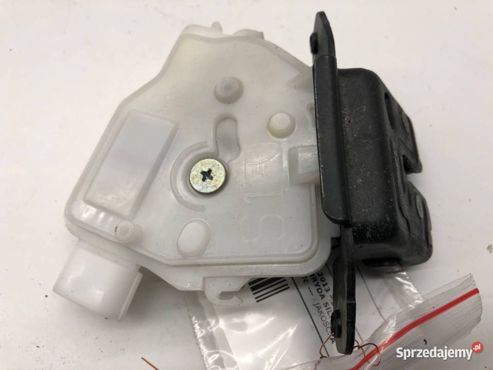 ZAMEK KLAPY TYŁ TOYOTA AURIS II Kombi 1318