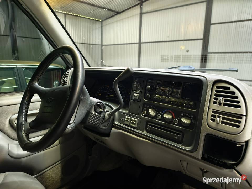 Chevrolet Suburban 57 V8 4x4 napęd 4x4 lubelskie Zamość