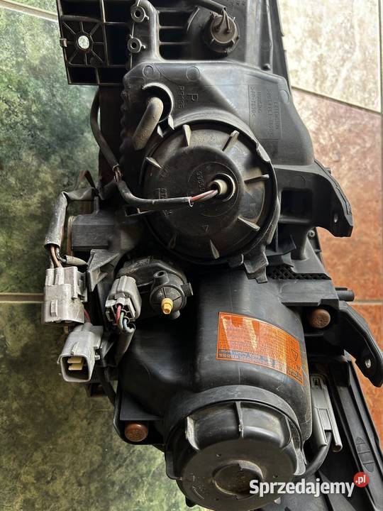 Lampa przednia prawa Mitsubishi ASX ksenon Rok produkcji 2012