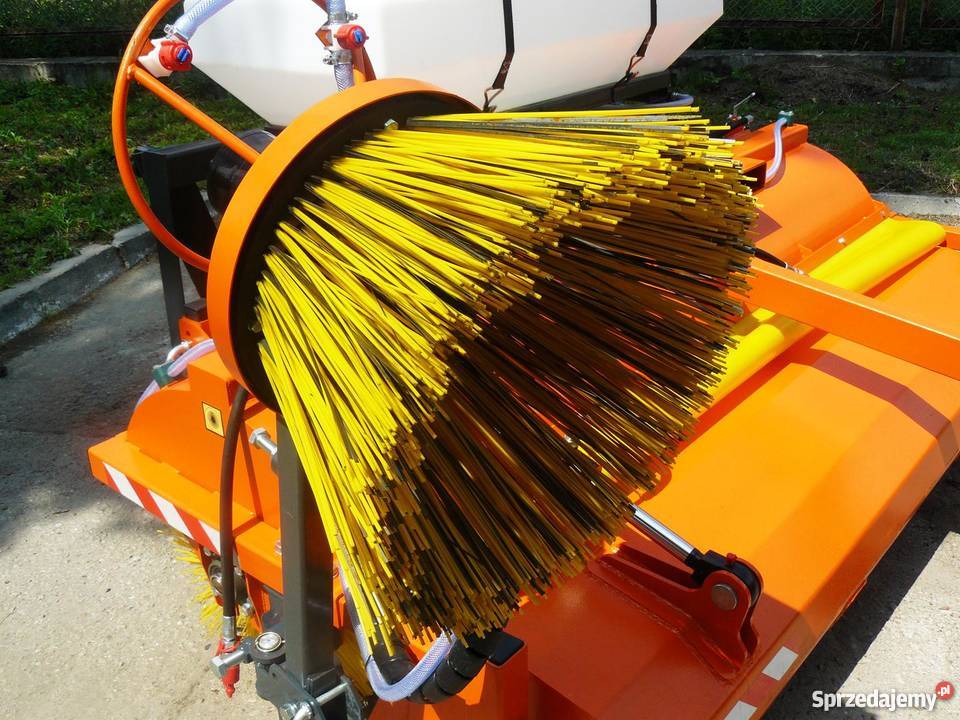 ZAMIATARKAODŚNIEŻARKA DO PLACÓWULICPARKINGÓW Rzeszów