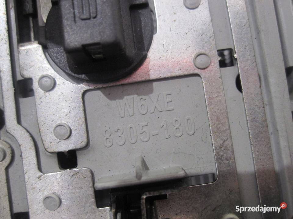 NISSAN PATHFINDER III R51 10r lampka podsufitki osobowe sprzedam