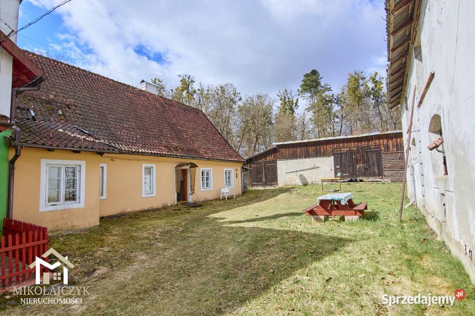 Woryny Dom z budynkami gospodarczymi ziemia