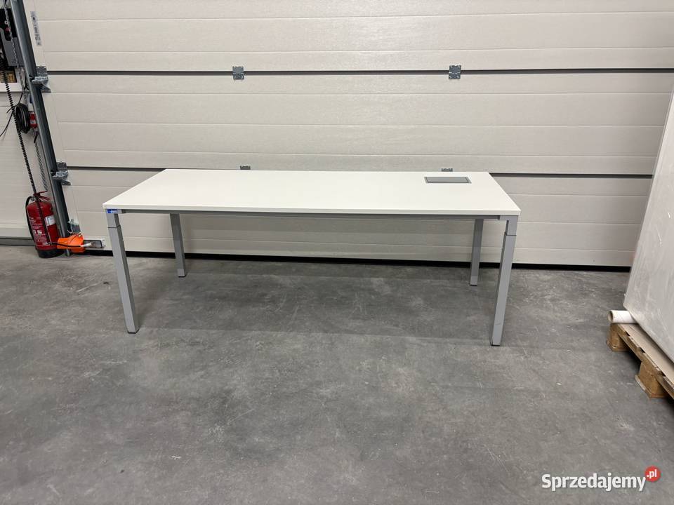 Biurko Steelcase Kalidro z media portem