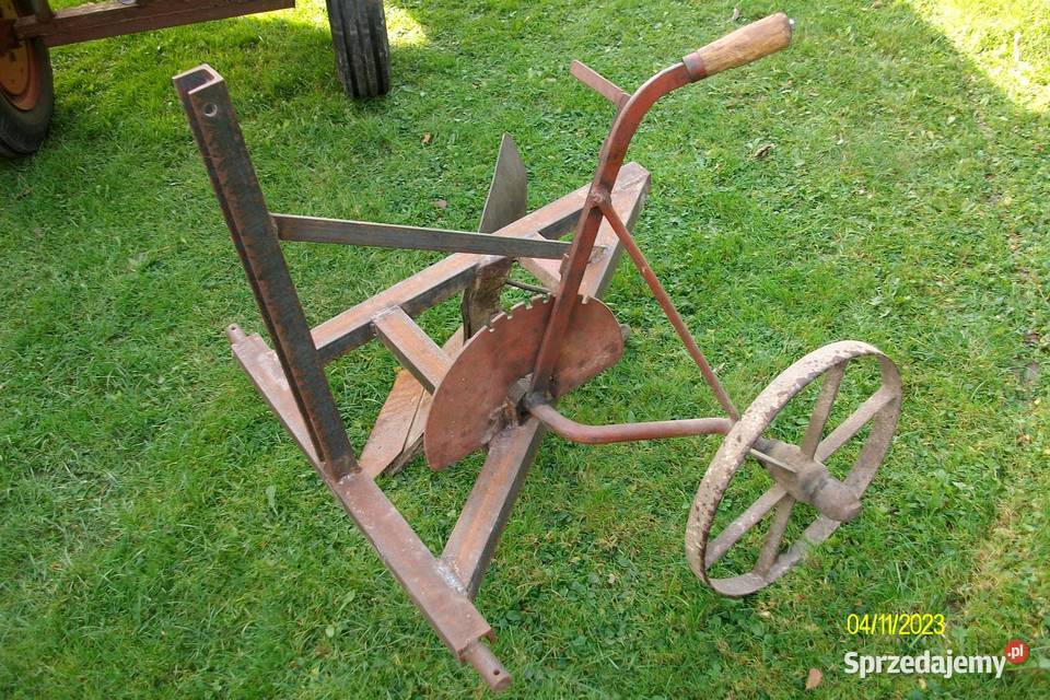 pług jednoskibowy Regulice
