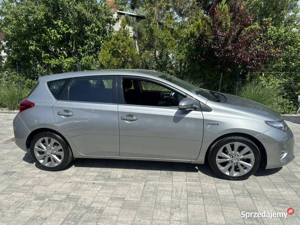 Toyota Auris Hybryda niski przebieg oryginalny system Start-Stop Toyota Poznań