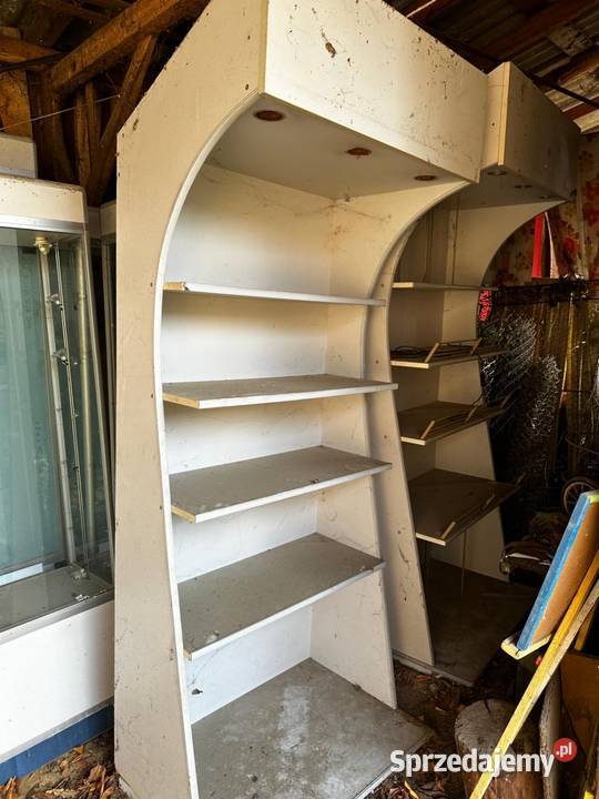 Witryny półki regały gabloty szklane