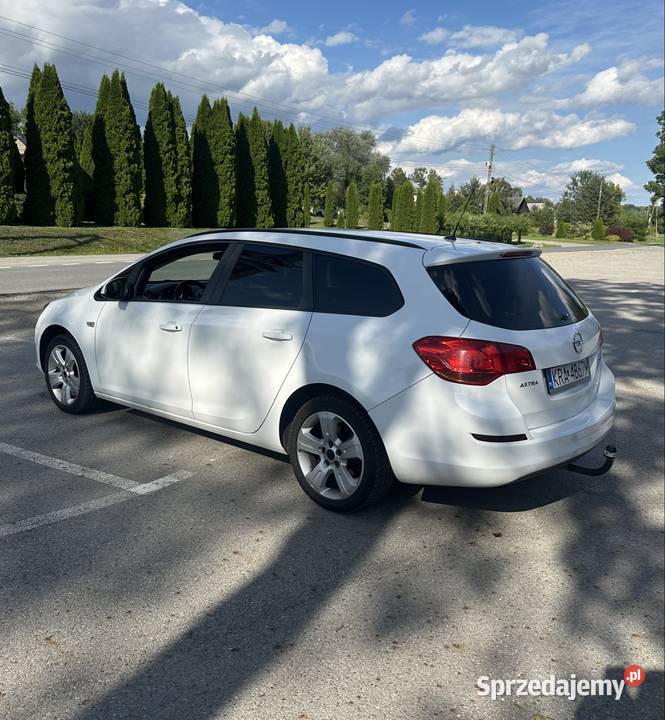 Opel Astra J 17 diesel 2011r Strzegocice