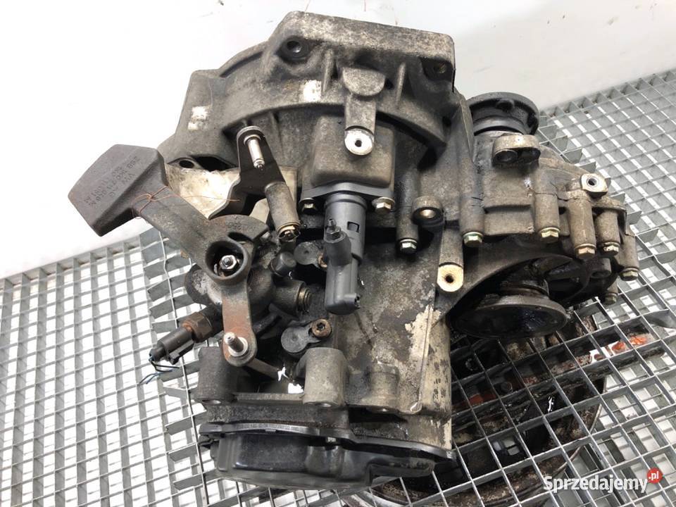 SKRZYNIA BIEGÓW VW GOLF V JCR 19 105 0310 osobowe