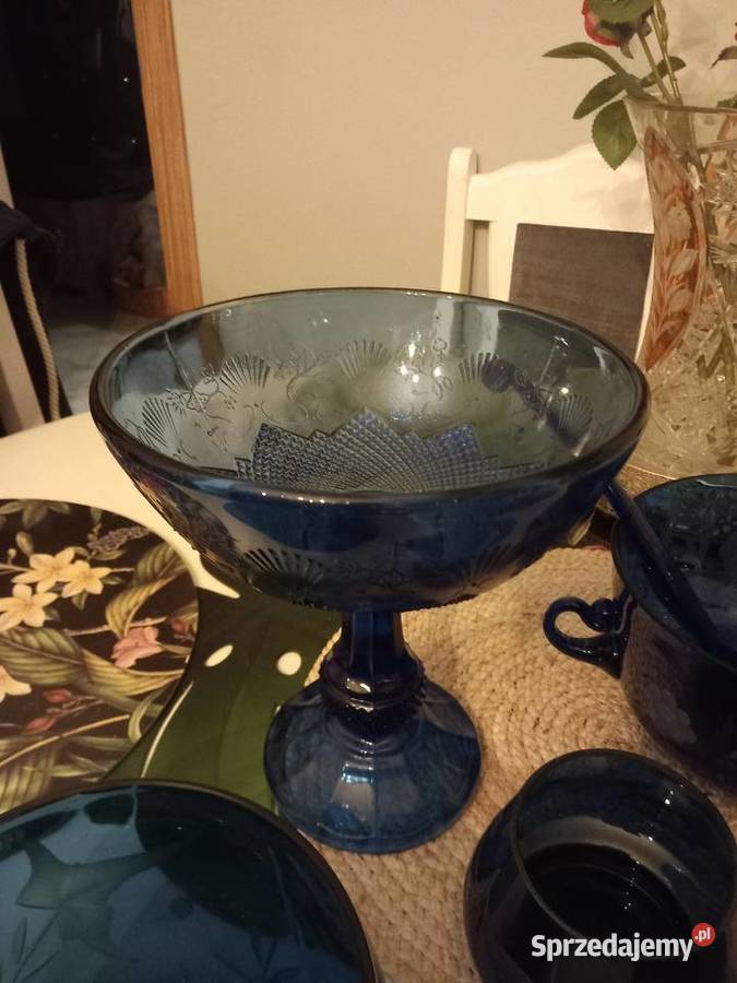 Piękna waza niebieskie szkło unikaty Legnica