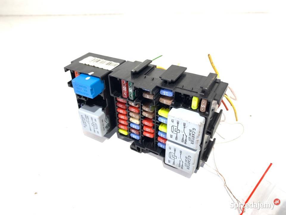 SKRZYNKA BEZPIECZNIKÓW RENAULT CLIO IV Hatchback