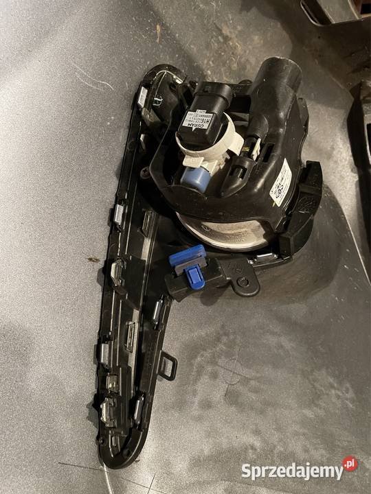 Toyota yaris halogen ramka lewy prawy osobowe sprzedam