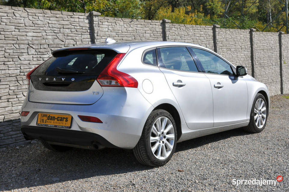 Volvo V40 16T 150 T3 Momentum Nowy Rozrząd i system Start-Stop Dąbrowa Górnicza sprzedam