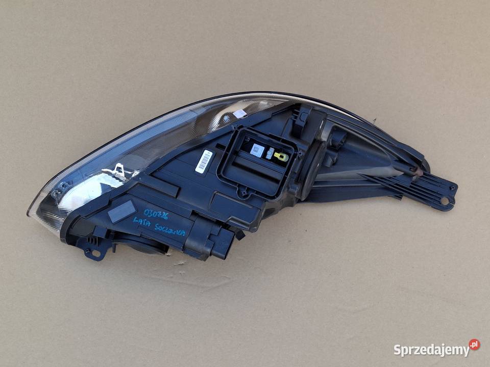 FORD FOCUS MK3 LIFT REFLEKTOR BIXENON LEWY LAMPA Bieleń