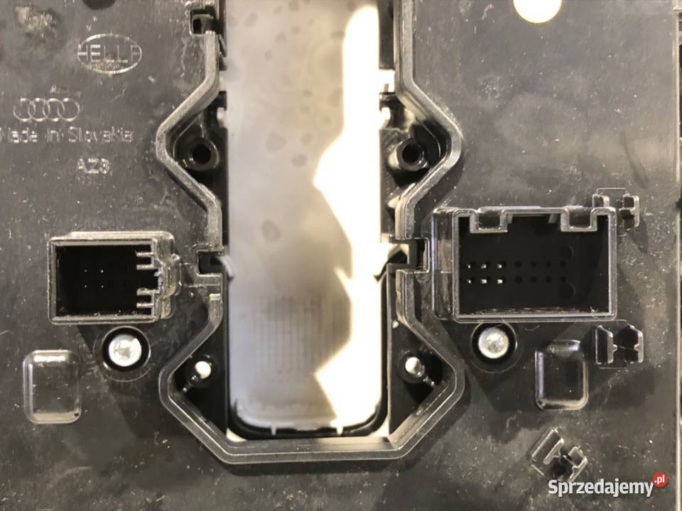 LAMPA SUFITOWA AUDI A4 B9 8W0947135D Kombi Motoryzacja