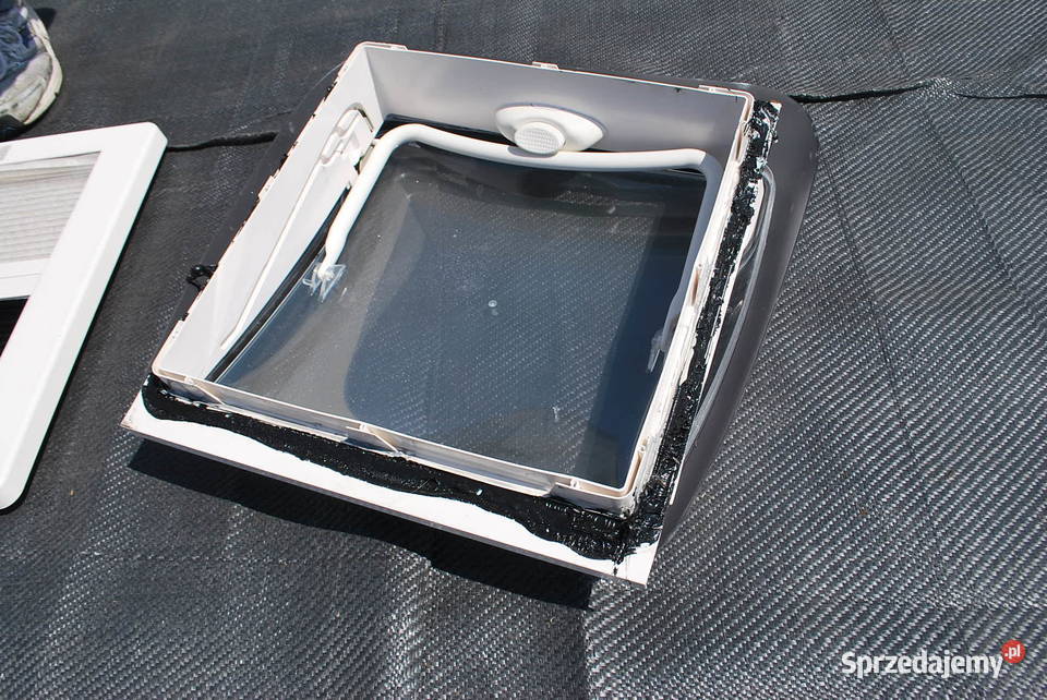 SZYBERDACHOKNO DACHOWE DOMETIC MINI HEKI 40x40 Grzebowilk