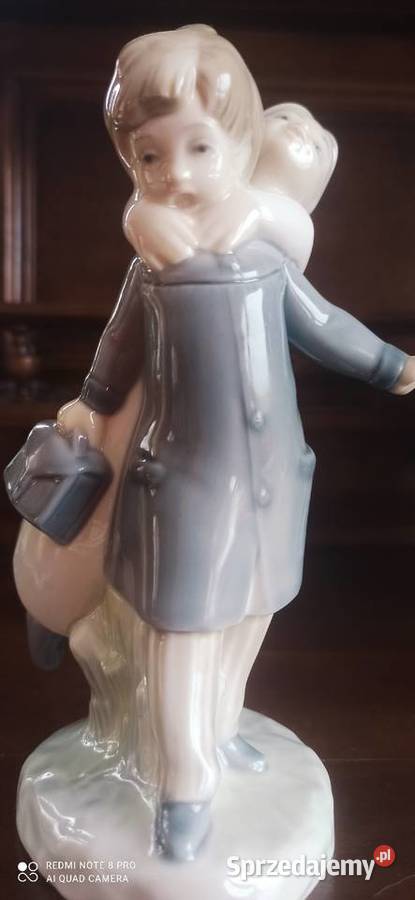 Figurka chłopca z teczką i z dziewczynką Zaphir Gdańsk