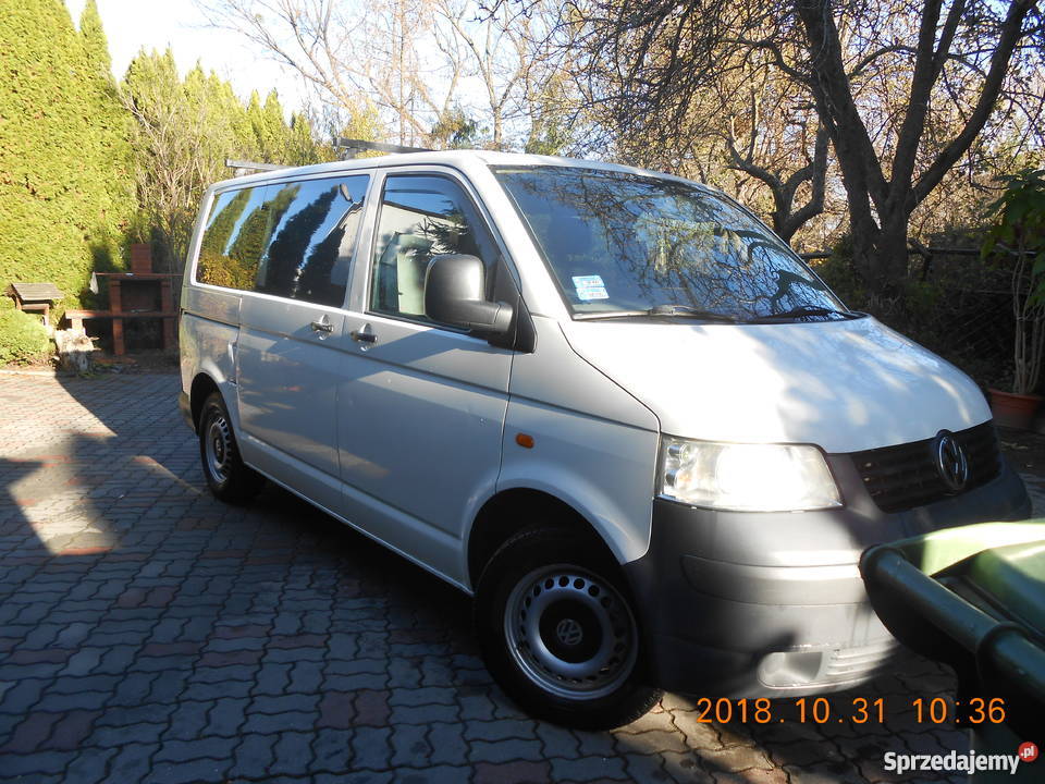 VW T5 9 osobowy zadbany manualna Brodnica
