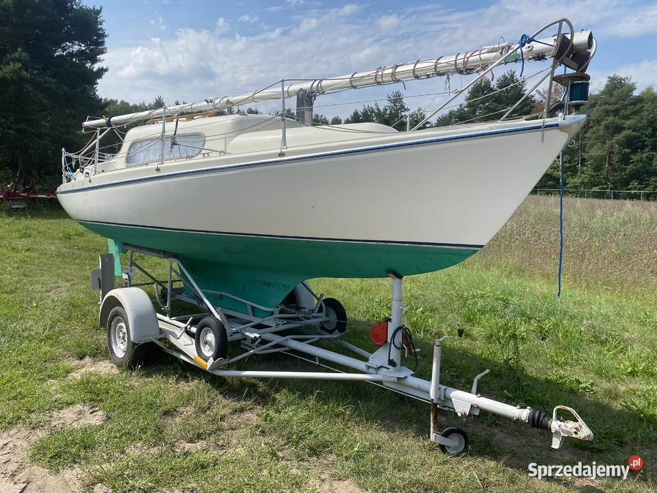 Dehler Varianta K4 – jacht kabinowy 6,4 m + przyczepa + komplet żagli Komorze