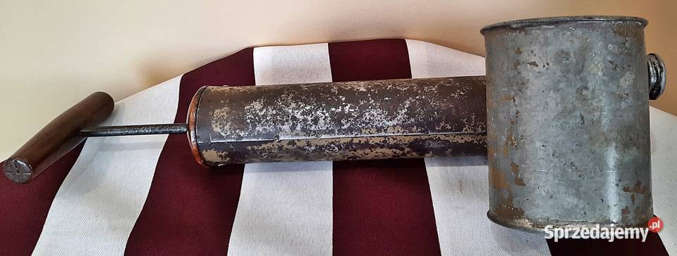 Opryskiwacz z lat PRL produkcji ZAGD w Krakowie Ostrów Wielkopolski