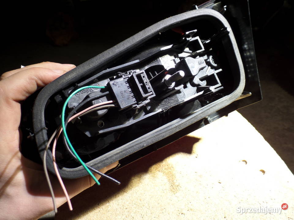 LAMPA W KLAPE LEWY PRAWY TYŁ LAGUNA II LIFT HB Sokołów Podlaski sprzedam