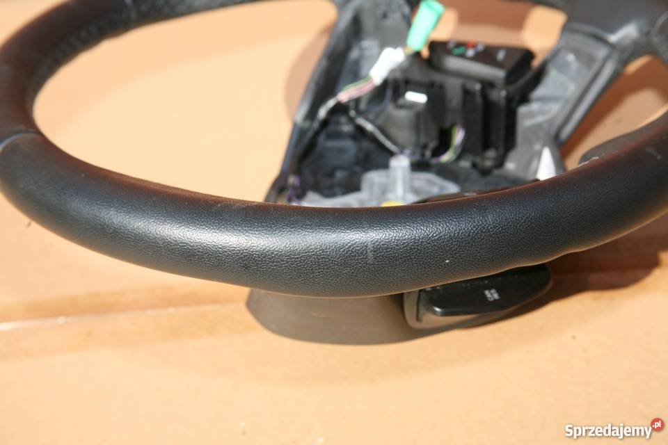 Kierownica Focus mk3 Tempomat telefon skóra Wyposażenie wnętrza