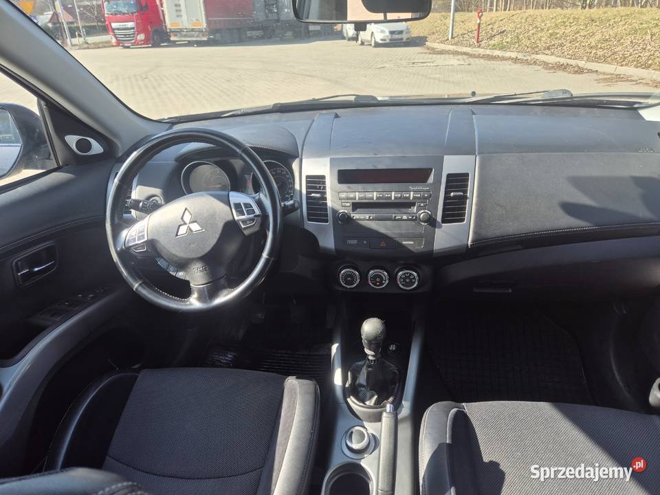 Mitsubishi Outlander LIFT 20d 140 4x4 7 osobowy Bujaków