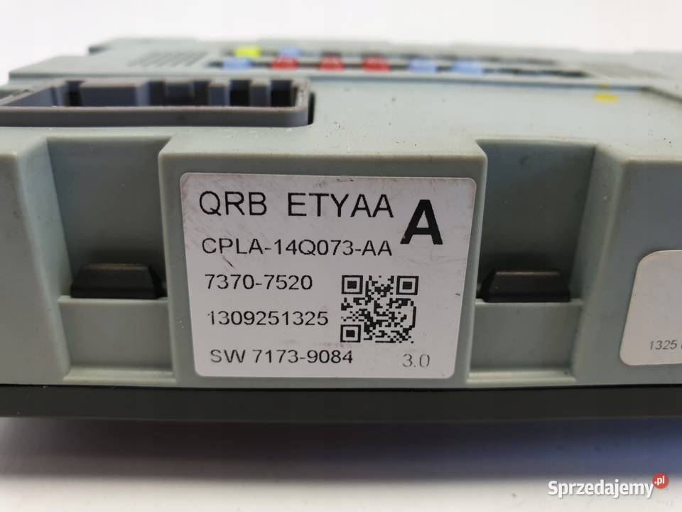 Range Rover Sport II L494 SKRZYNKA BEZPIECZNIKÓW Pozostałe lubelskie Rudka sprzedam