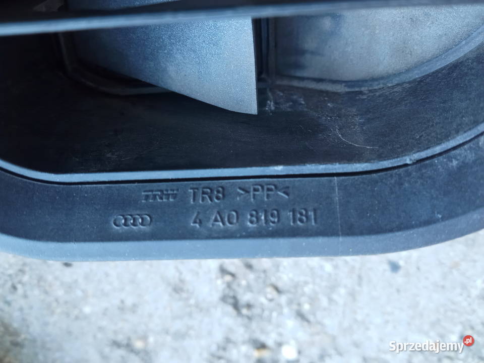 VW Passat B5 Kratka wentylacyjna bagażnika Prawa Dębica