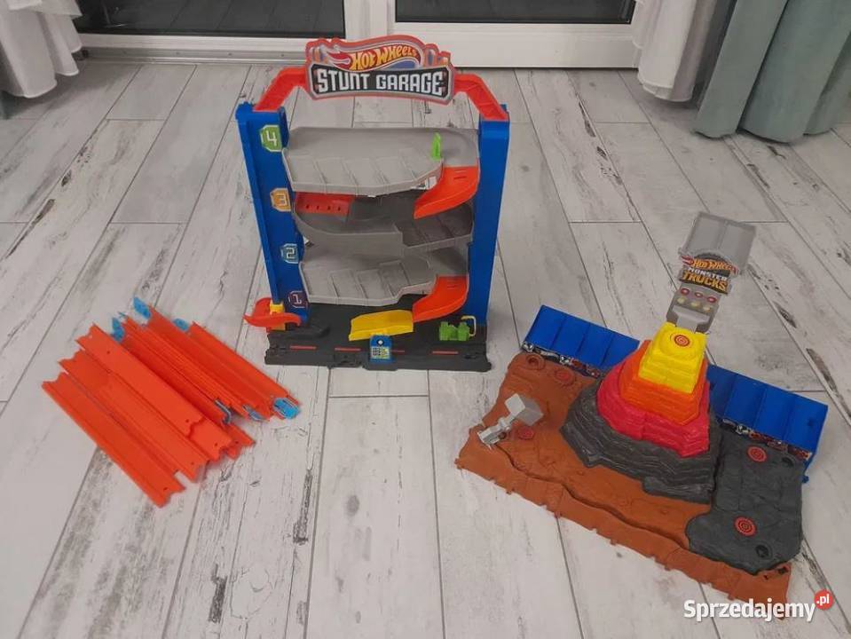 2x Hot Wheels garaż samochodowy i Monster Trucks Bolesławiec