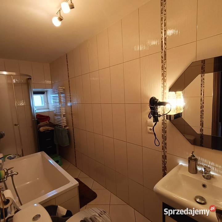 Pięknie położony dom z zabudowaniami Chromiec sprzedam