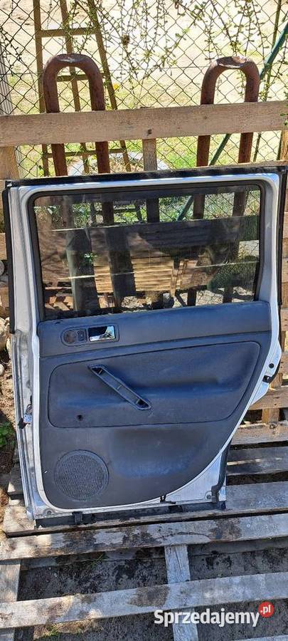 Drzwi prawy tył VW Passat B5 kombi 1998r Luzino